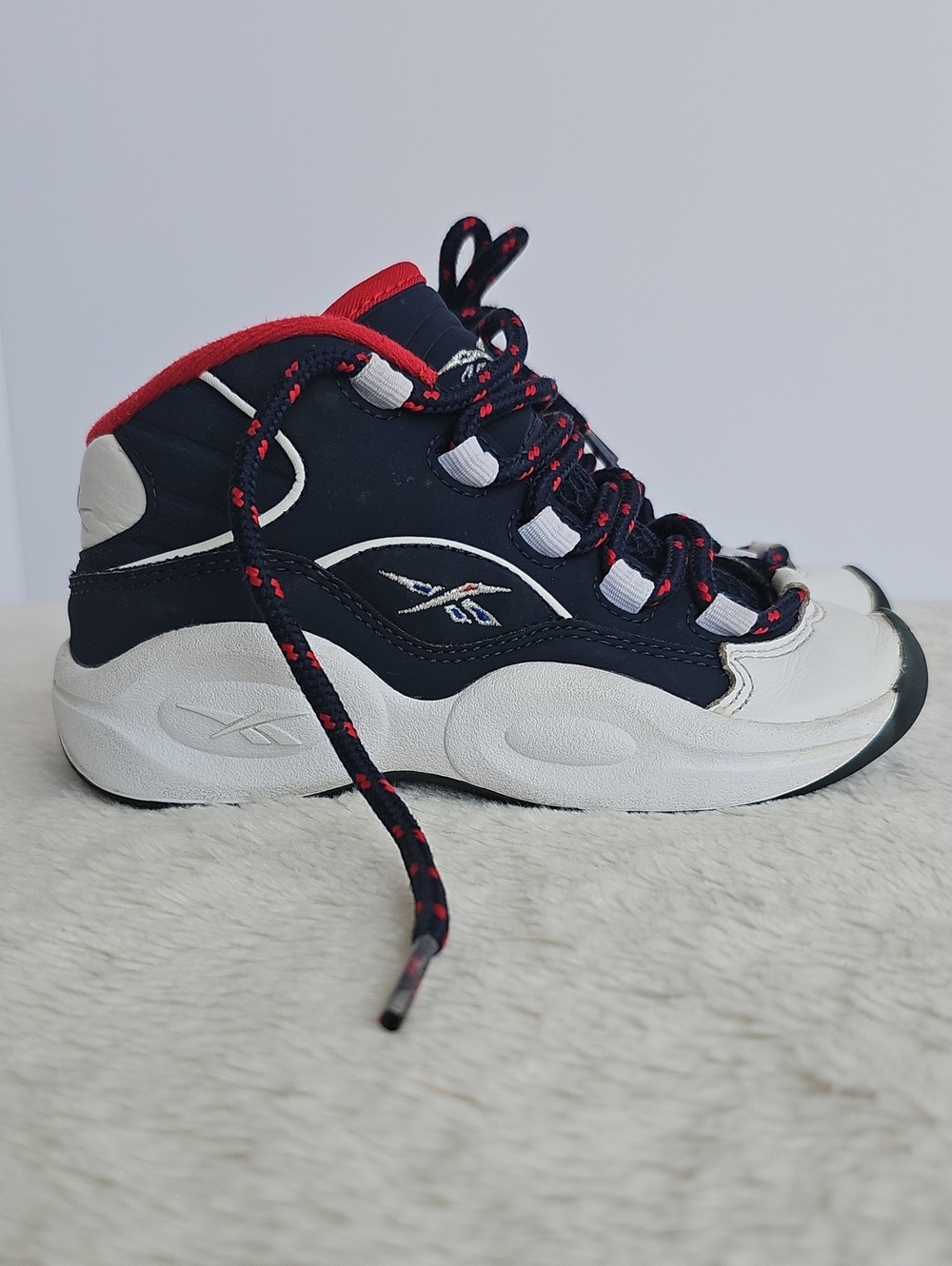 Reebok Question Mid USA Iverson Basketball Shoes Navy White Red Boys Size 11